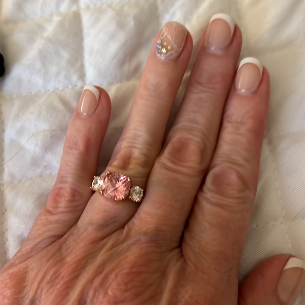Meghan Markle replica  pink cz engagement ring rose gold rhodium plated siz 6 💗